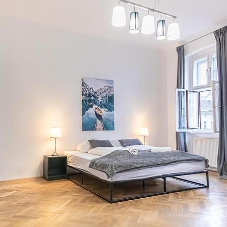 Spacious 2Br Apt -Near Wiener Stadthalle Burggassewiener Well Located Eksteriør bilde