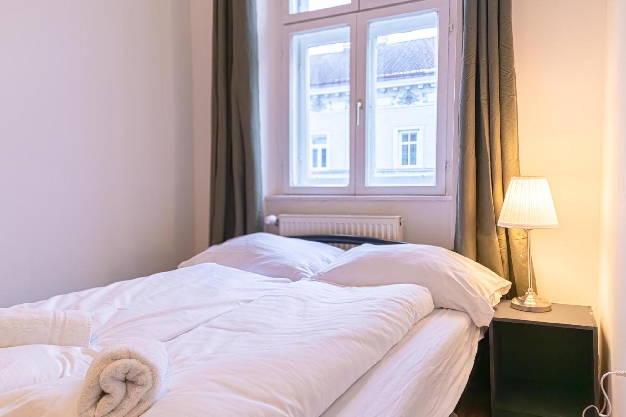 Spacious 2Br Apt -Near Wiener Stadthalle Burggassewiener Well Located Eksteriør bilde